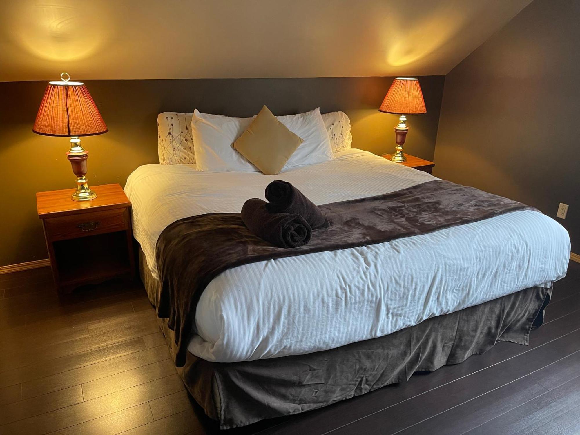 Blaeberry Valley Vacation Rentals Golden Zewnętrze zdjęcie